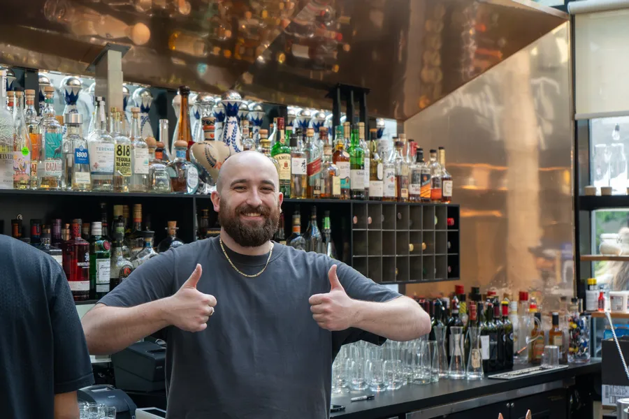 Happy hour image sm 1